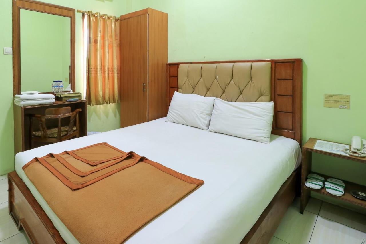 Hotel Prisma Sidoarjo Exteriör bild