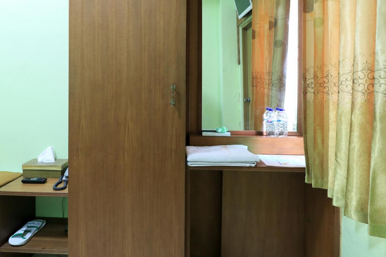 Hotel Prisma Sidoarjo Exteriör bild