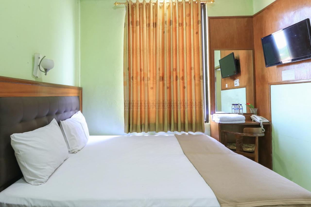 Hotel Prisma Sidoarjo Exteriör bild